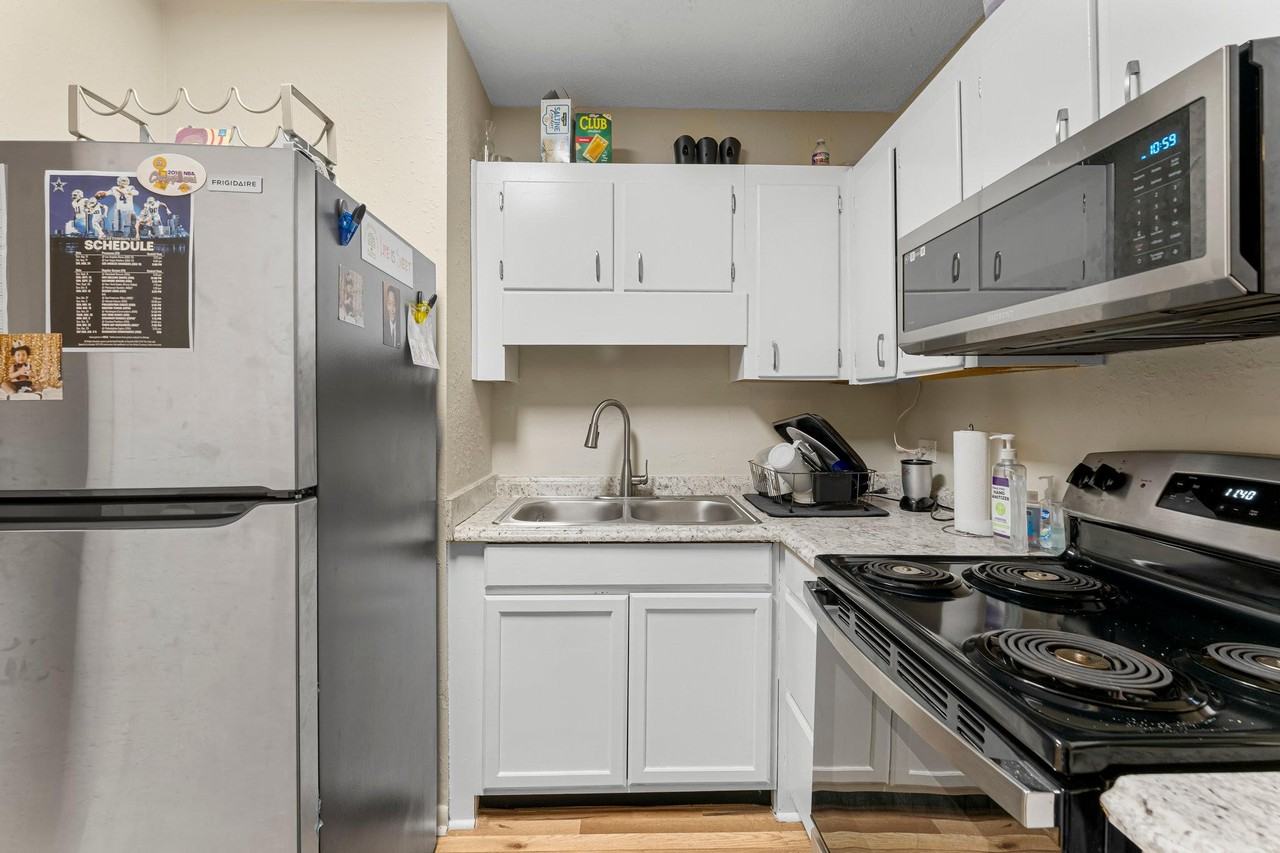 878 Deer Wood Ln #878 - Photo 6 of 11