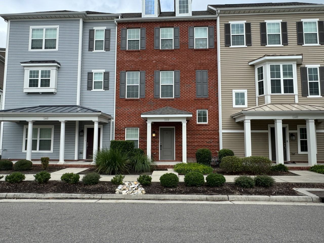 1664 Beckenham Way #1 - Photo 4 of 13