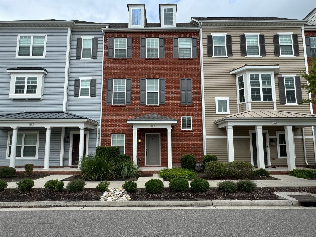 1664 Beckenham Way #1 - Photo 5 of 13