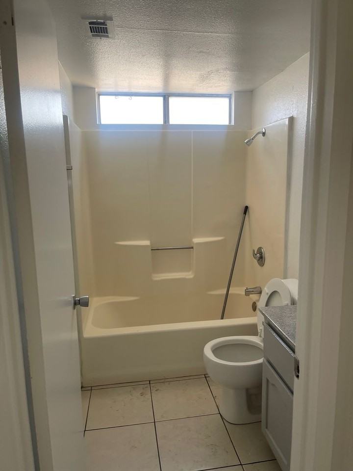 Courtyard Apartments - Photo 4 of 7