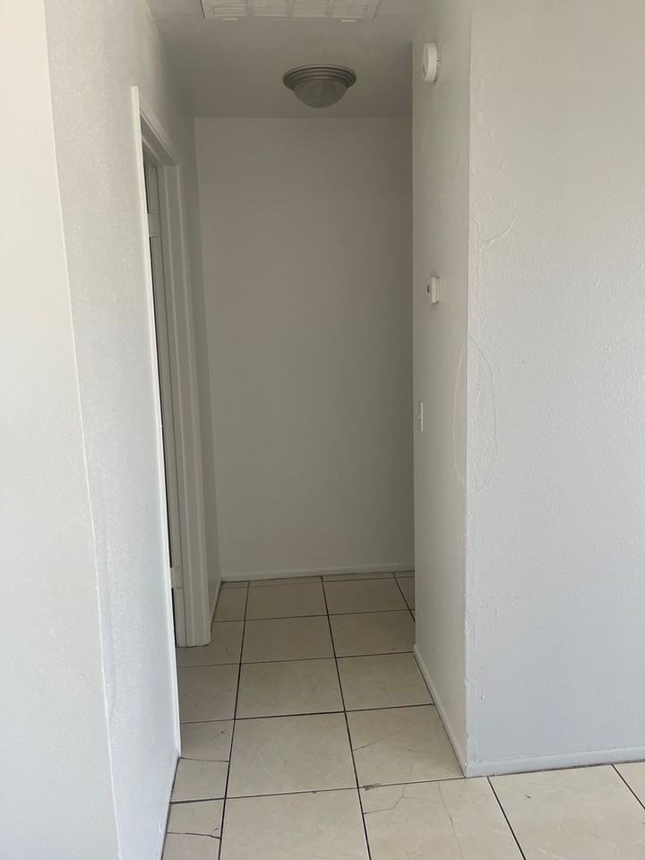 Courtyard Apartments - Photo 5 of 7