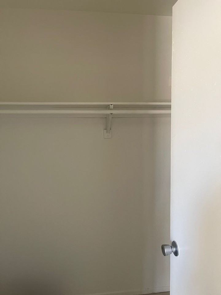 Courtyard Apartments - Photo 6 of 7