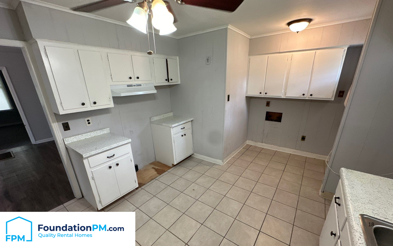 5786 Woodlawn St #2 - Photo 3 of 11