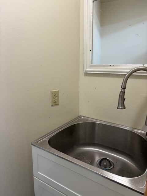 202 4th St #11 - Photo 6 of 7