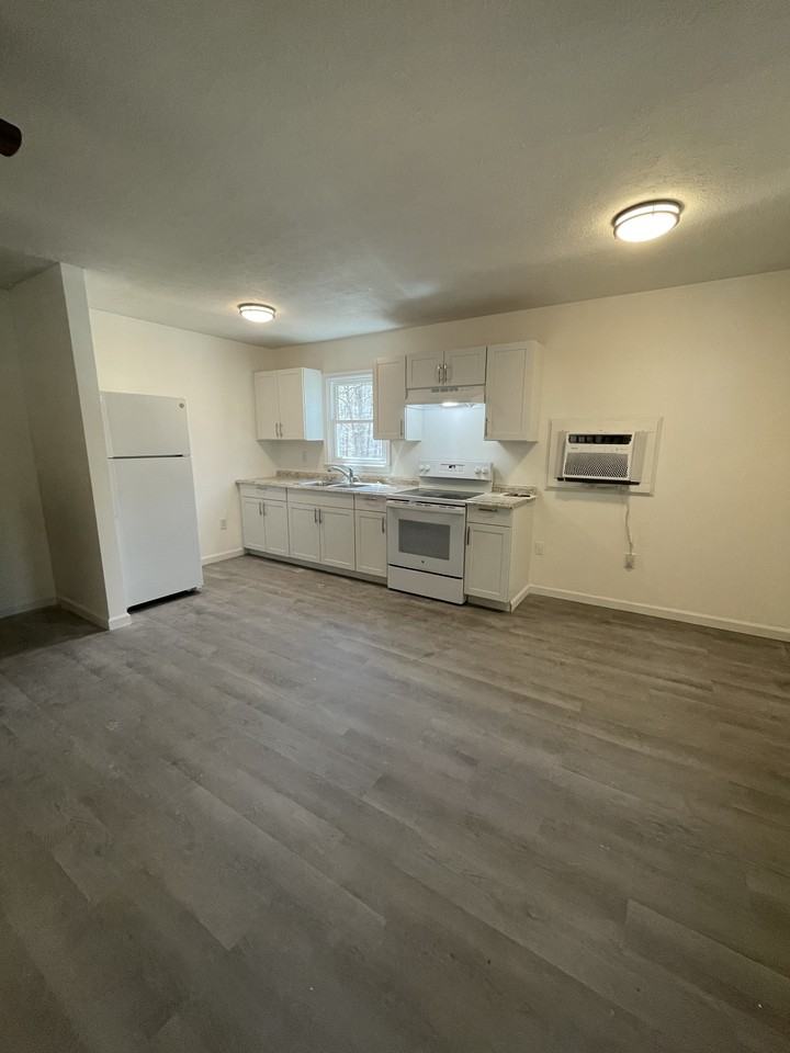 143 Hughes Dr #3 - Photo 2 of 4