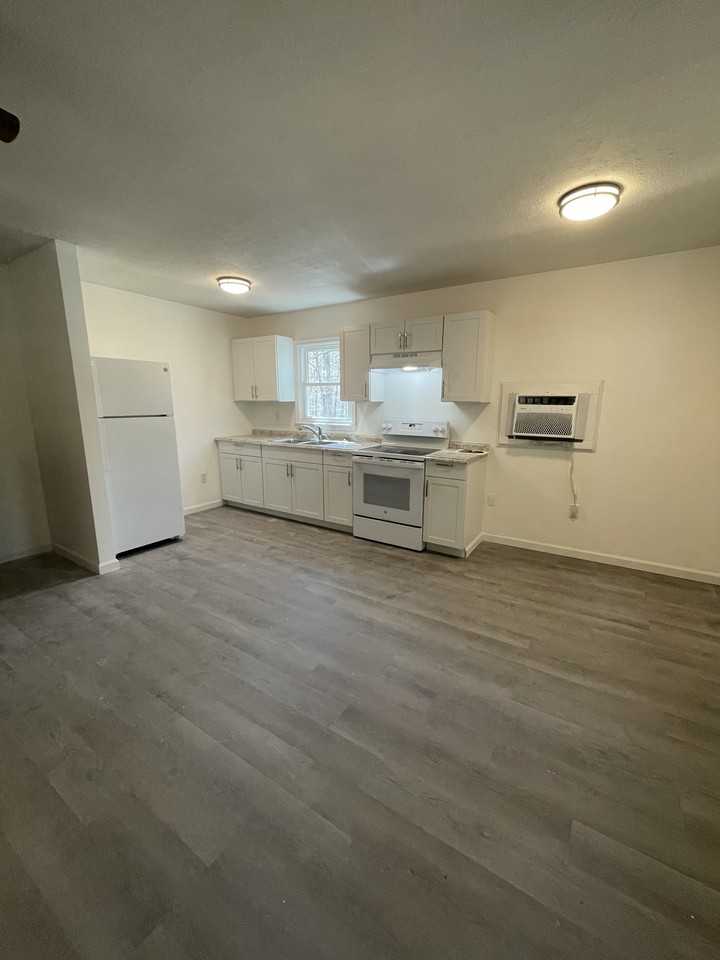 143 Hughes Dr #4 - Photo 2 of 4