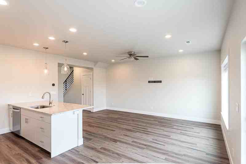 305B N Johnson Ave #305B - Photo 3 of 17