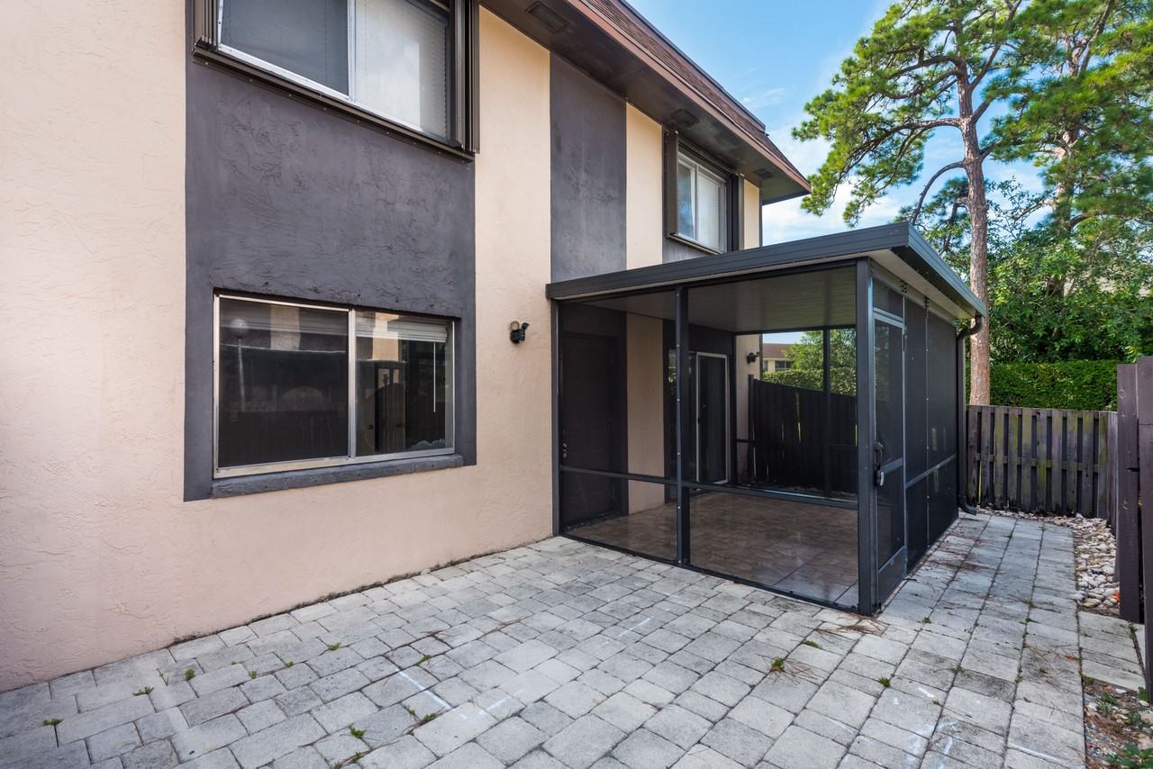 2140 2140 Sherwood Forest Boulevard - 10Unit 10 #10 - Photo 5 of 30