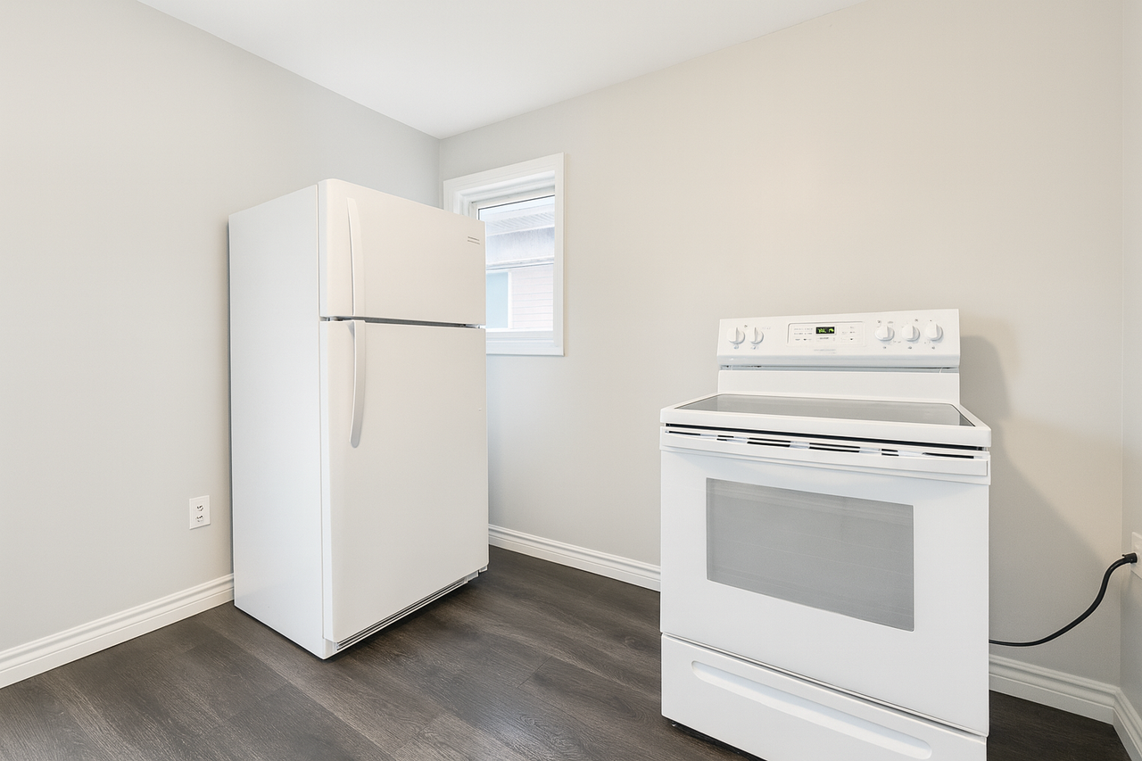 18 Barnesdale Ave N #2 - Photo 3 of 13