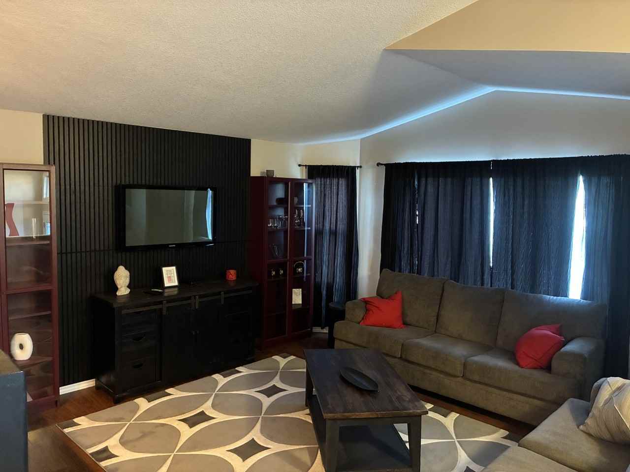 9318 130 Avenue - Photo 4 of 26