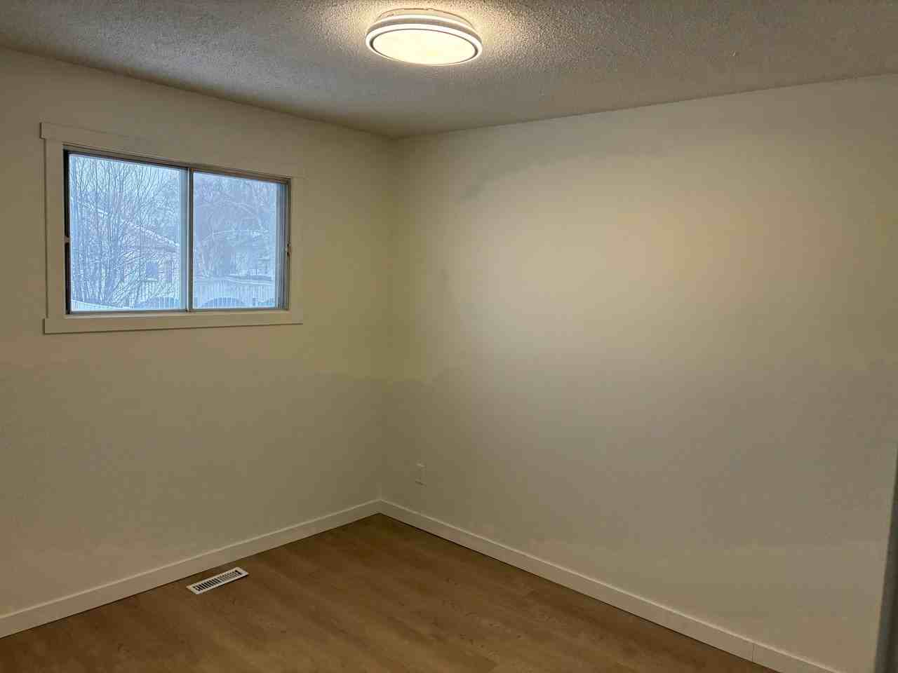 6637 Poplar Drive - Photo 7 of 19