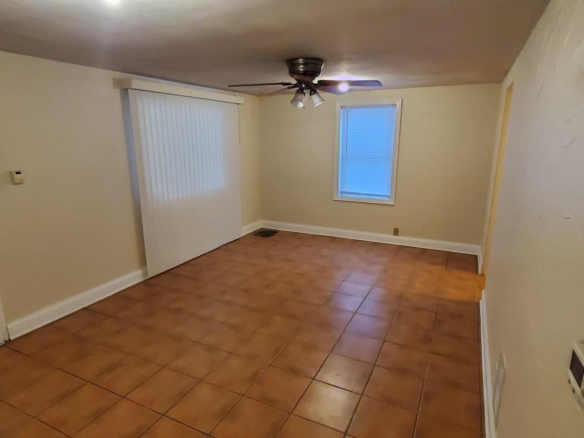 806 Roosevelt St #1 - Photo 6 of 19