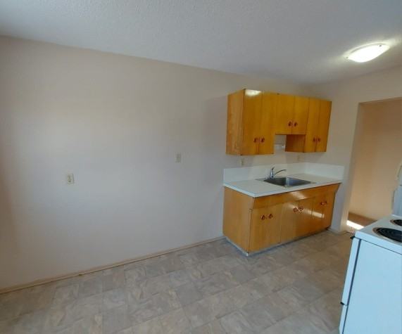 Beautiful Second Floor Unit! - Photo 3 of 12