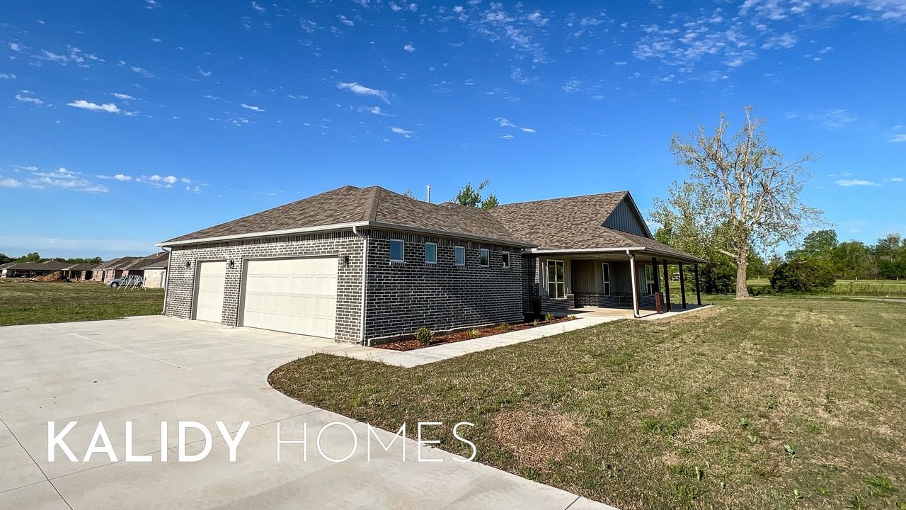 102 Olde Mill Rd #1 - Photo 5 of 37