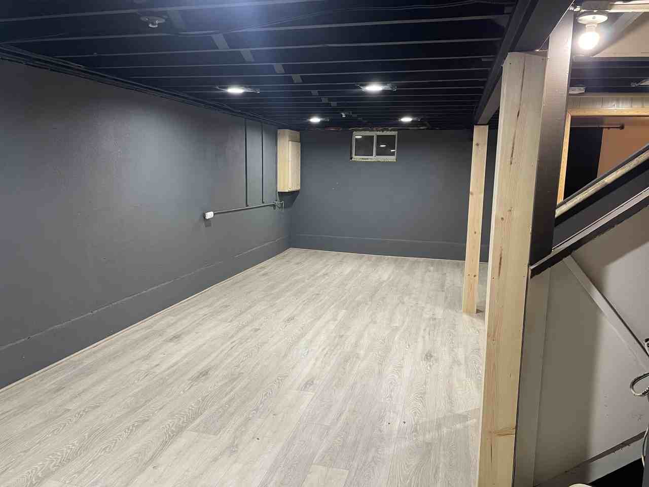 3547 3547/3549 Halifax Avenue North - 3549 #3549 - Photo 2 of 8