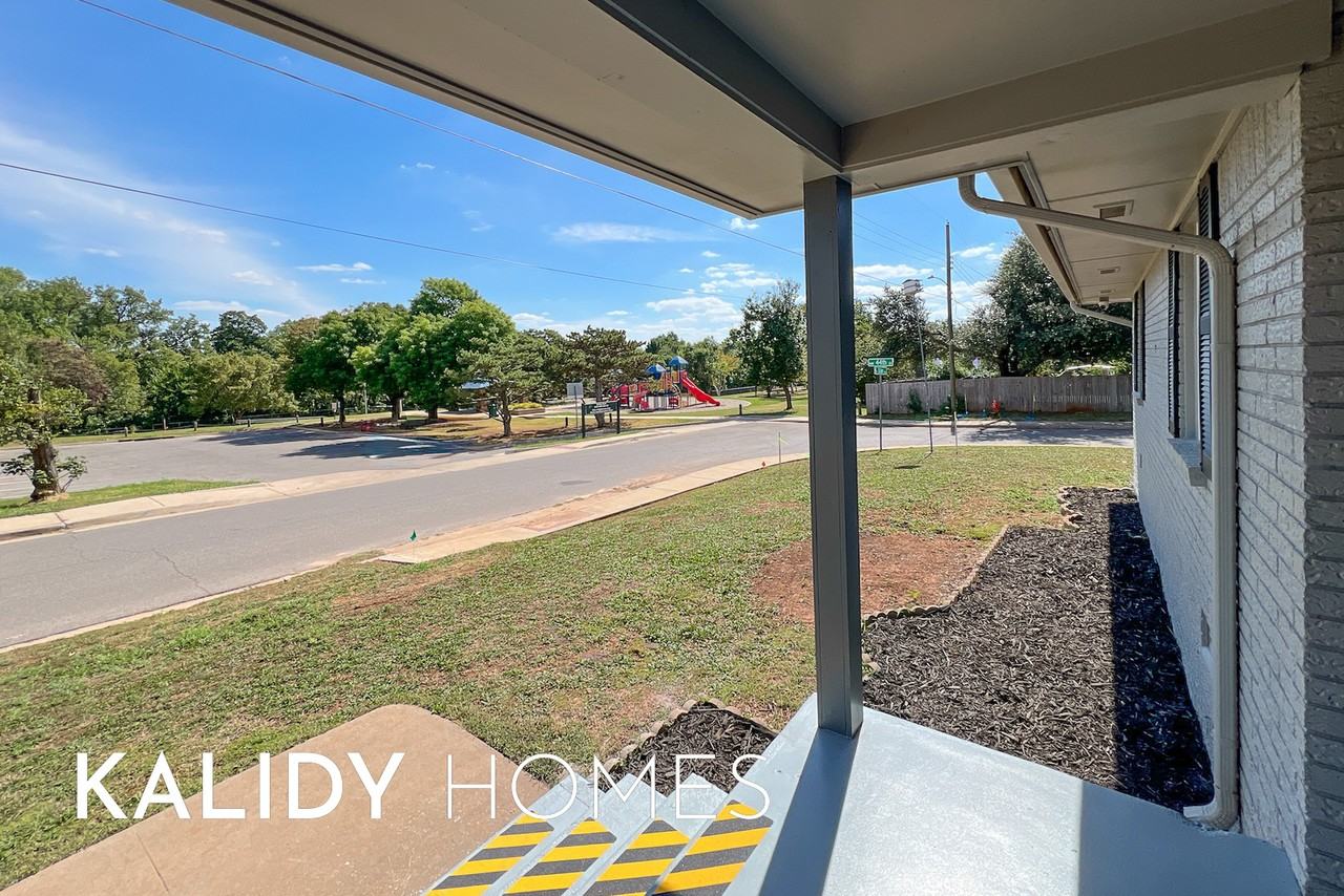 4501 N Billen Ave #1 - Photo 3 of 32