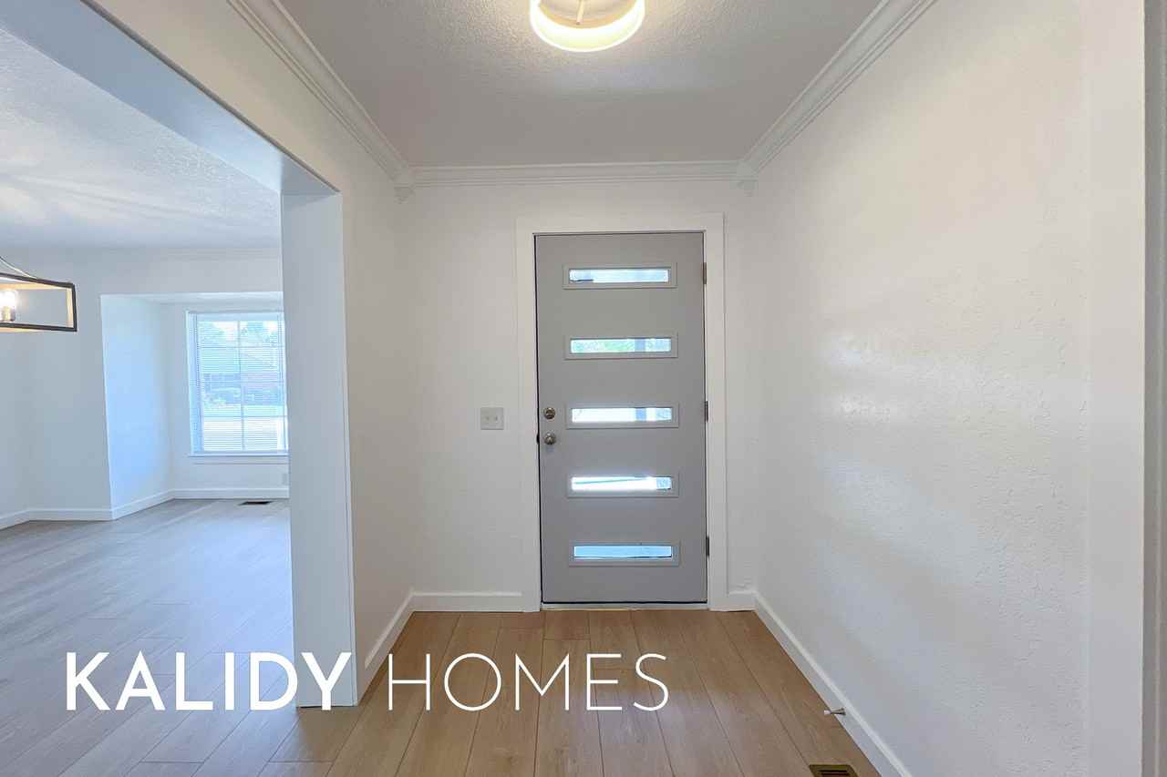 4501 N Billen Ave #1 - Photo 4 of 32