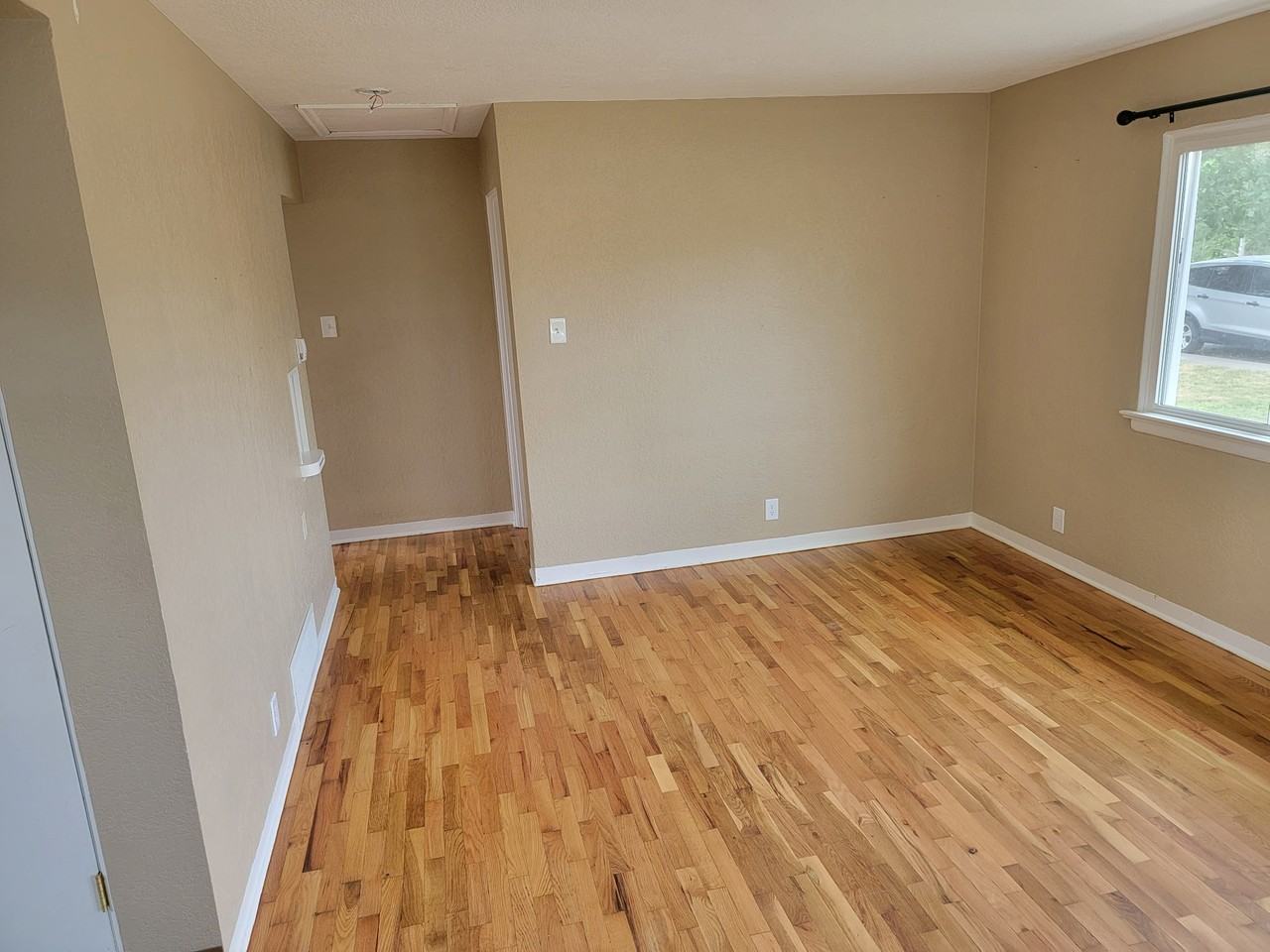 3727 Henderson Ave #1 - Photo 7 of 9