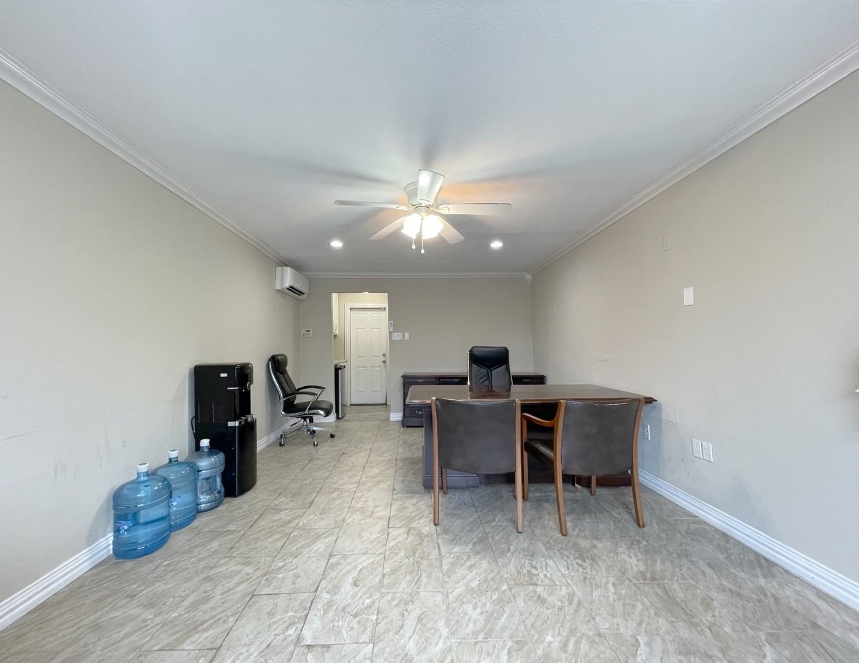 701 W Houston St #1 - Photo 3 of 16