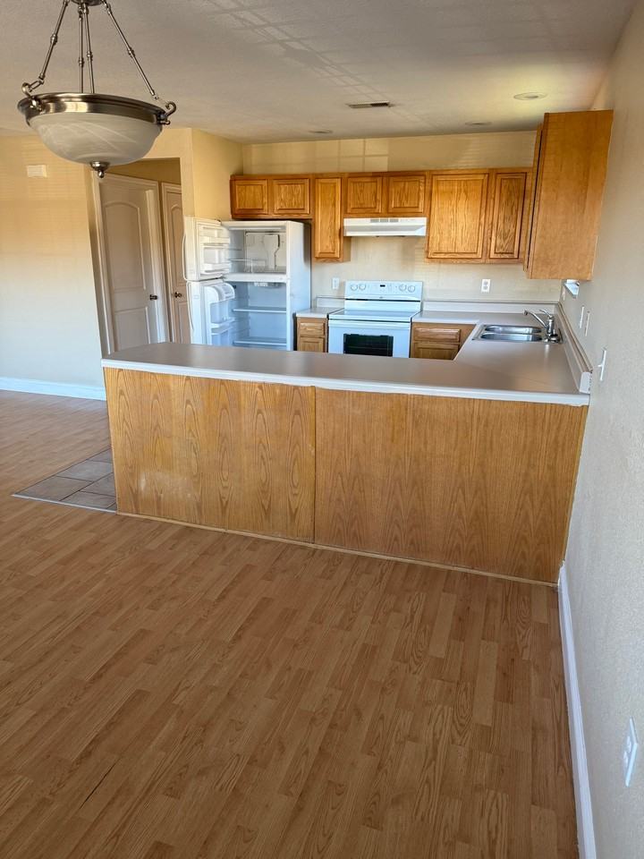 505 W 11th St #505BW11 - Photo 3 of 14