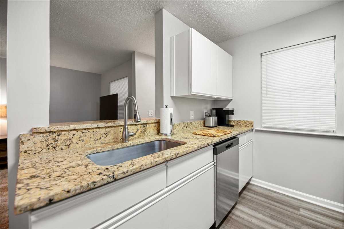 403 South Thomas Road #C - Photo 4 of 5