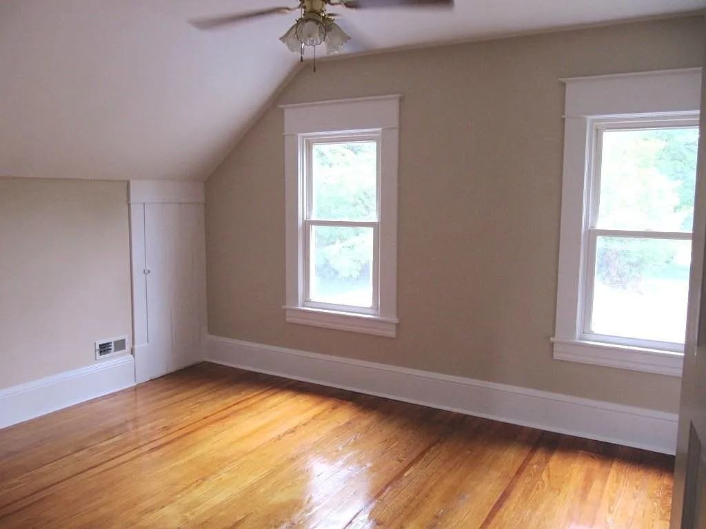 2141 Hollins Rd Ne #1 - Photo 3 of 8