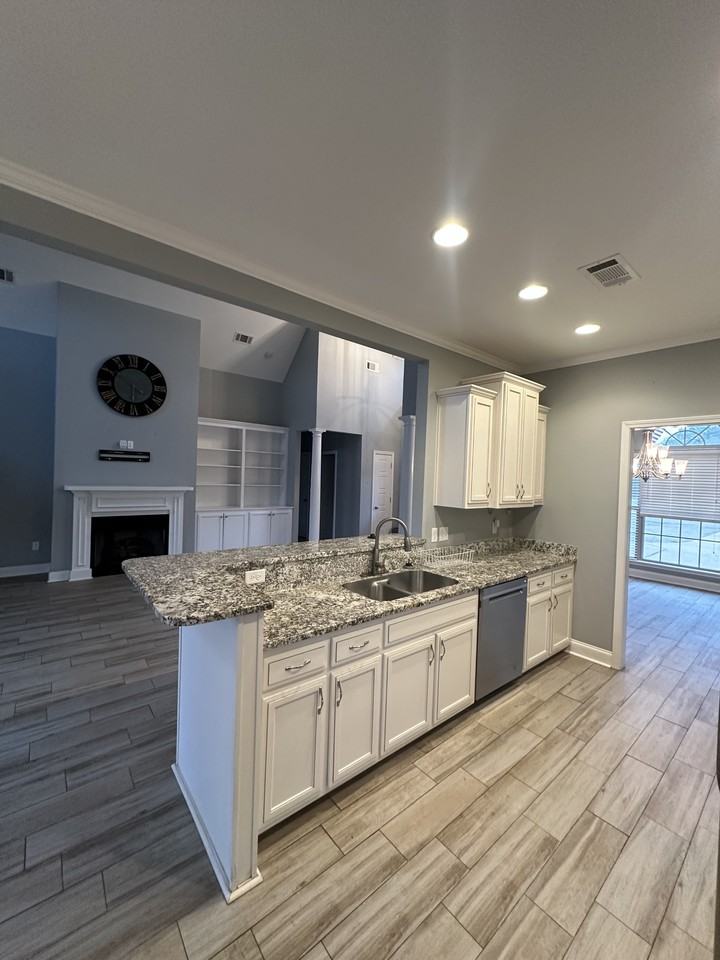 1817 Atlanta Ave #1 - Photo 5 of 24