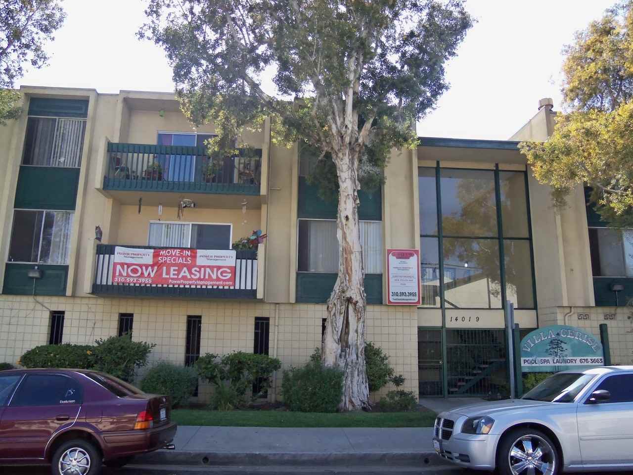 14019 Cerise Ave - Photo 4 of 34