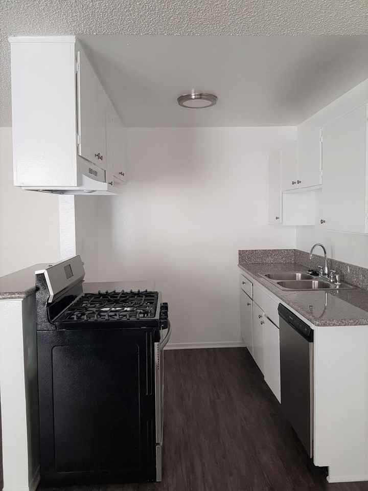 14019 Cerise Ave - Photo 6 of 34