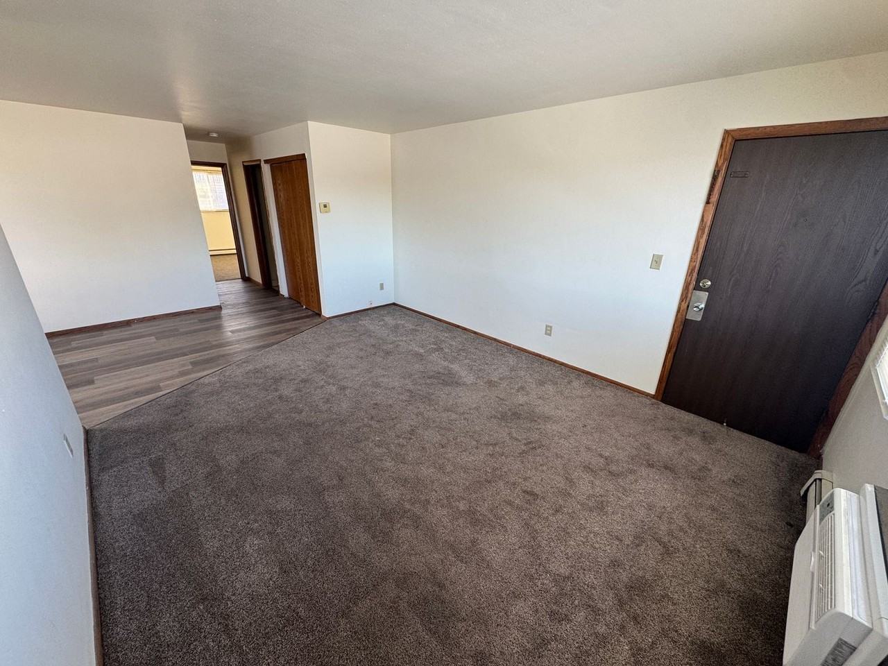 5613 W Valley Forge Dr #3 - Photo 4 of 8