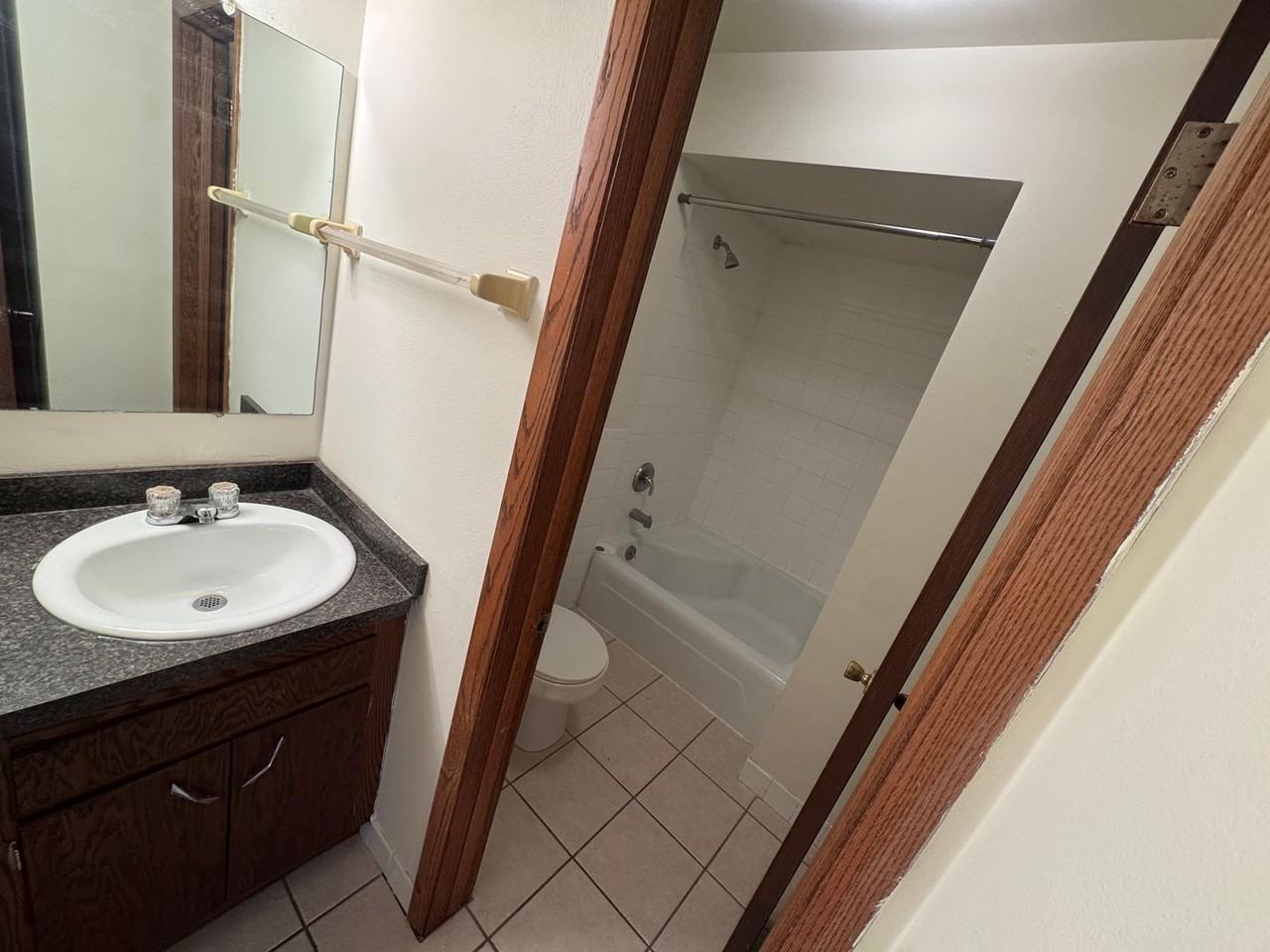 5613 W Valley Forge Dr #3 - Photo 6 of 8