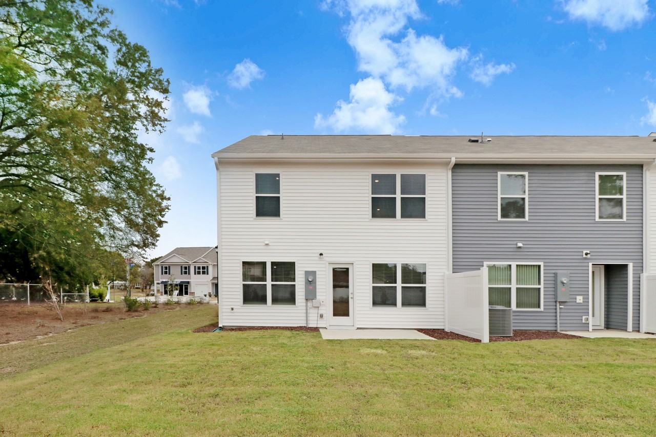 156 Seymour Village Dr #1 - Photo 3 of 19