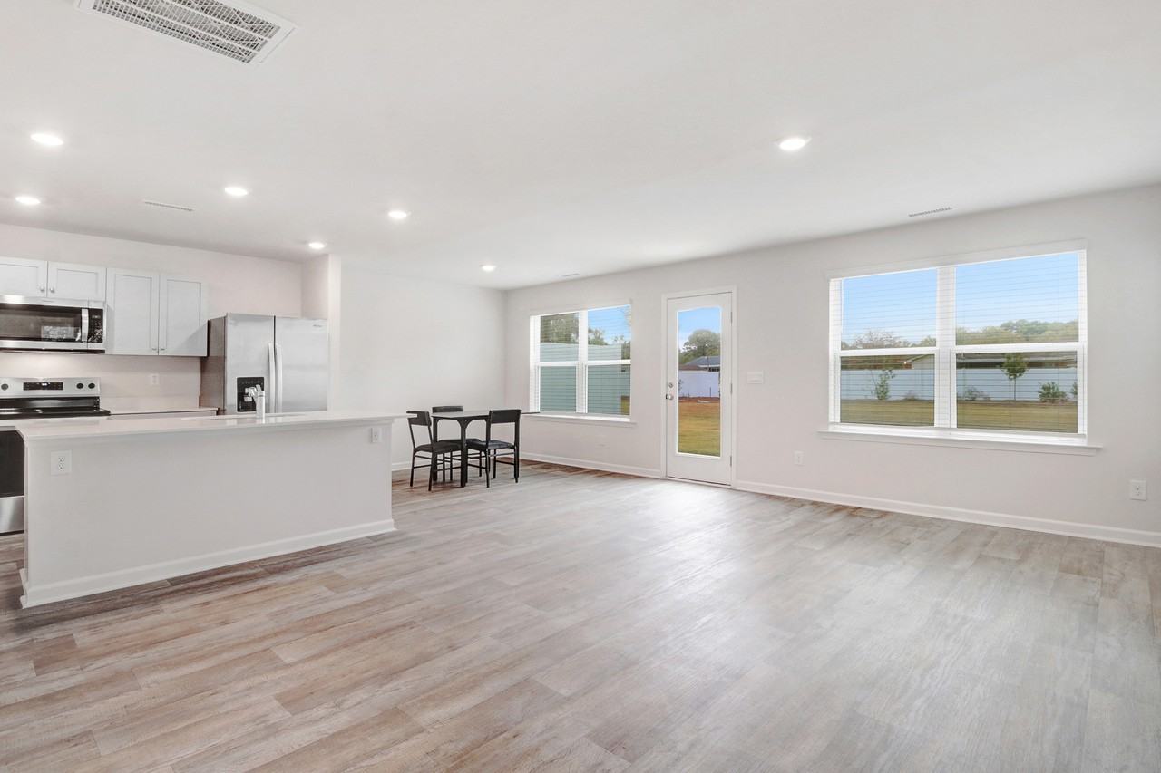 156 Seymour Village Dr #1 - Photo 6 of 19