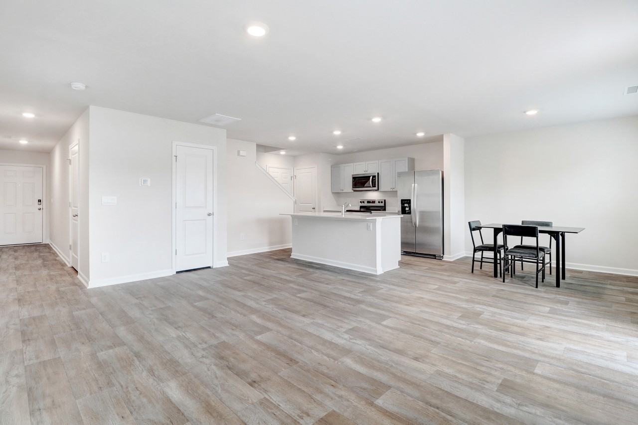 156 Seymour Village Dr #1 - Photo 7 of 19