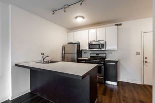 1544 W Glenlake Ave. - Photo 1 of 1