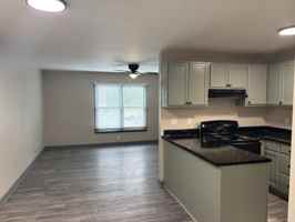 featured image of 615 E Knox St