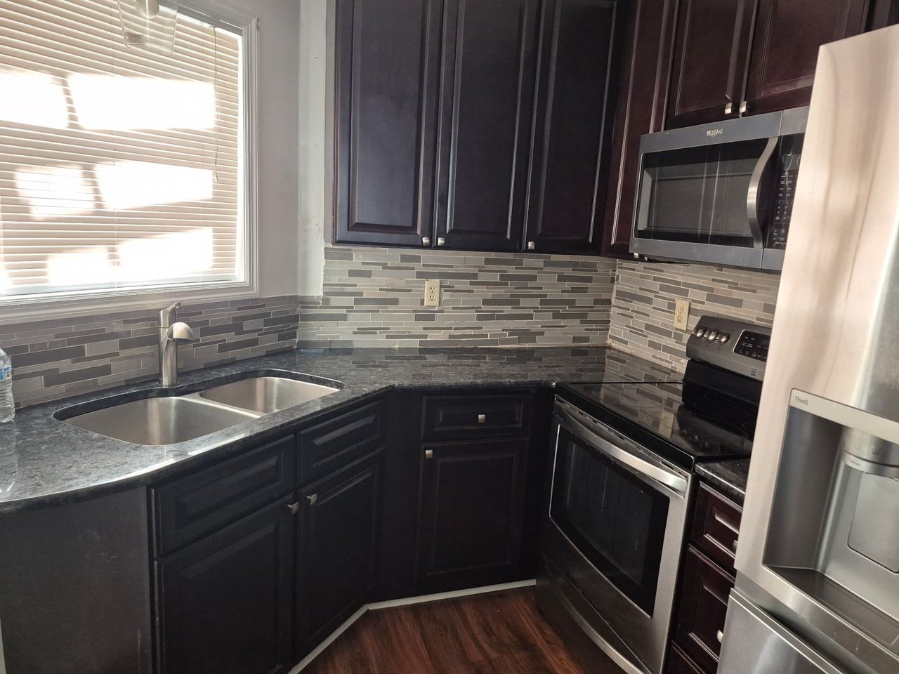 1004 Brookhollow Dr #2 - Photo 5 of 18