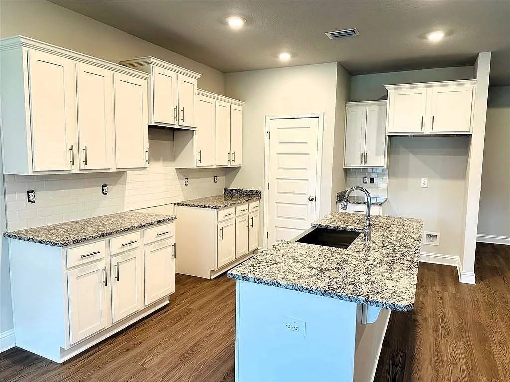 1557 E Redland St #1 - Photo 2 of 15