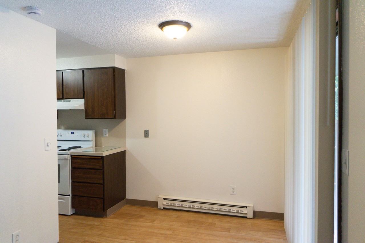 Oakview Terrace Apartments - Photo 3 of 26