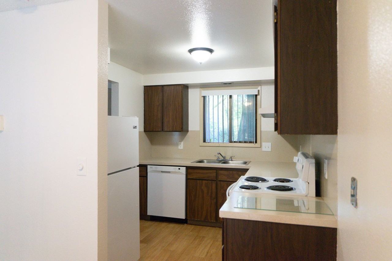 Oakview Terrace Apartments - Photo 4 of 26