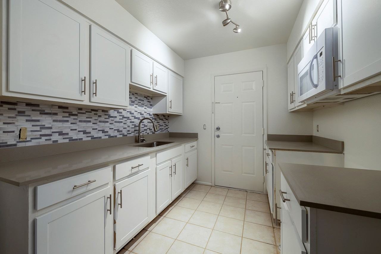 Meridian 21 Apartments - Photo 2 of 31