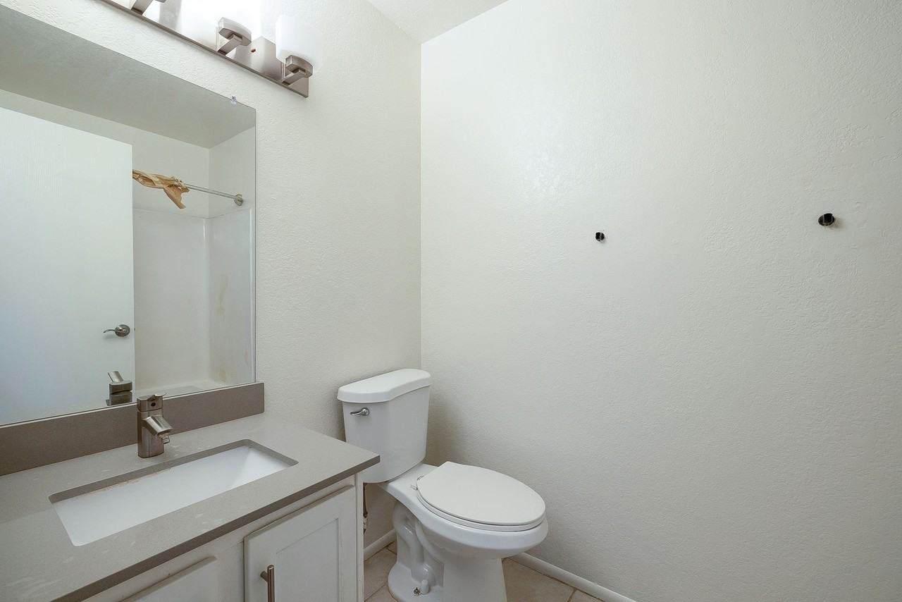 Meridian 21 Apartments - Photo 4 of 31