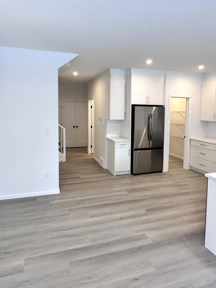 7741 174a Avenue NW #1 - Photo 3 of 7