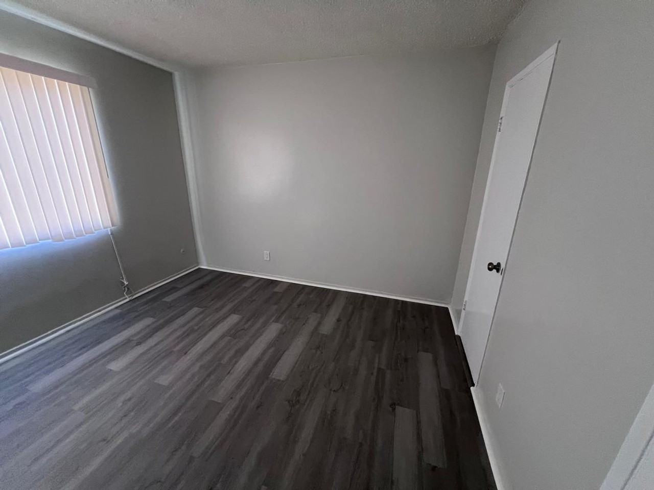 6811 10th Ave. - Photo 4 of 31