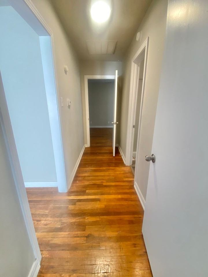 2420 33rd Street - Photo 4 of 17