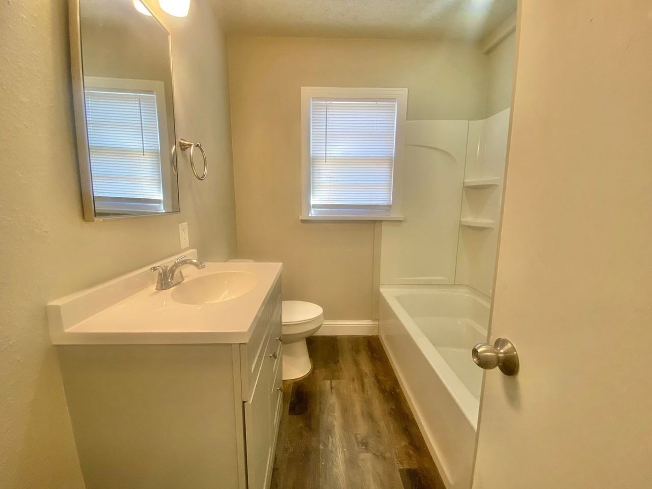 2420 33rd Street - Photo 6 of 17