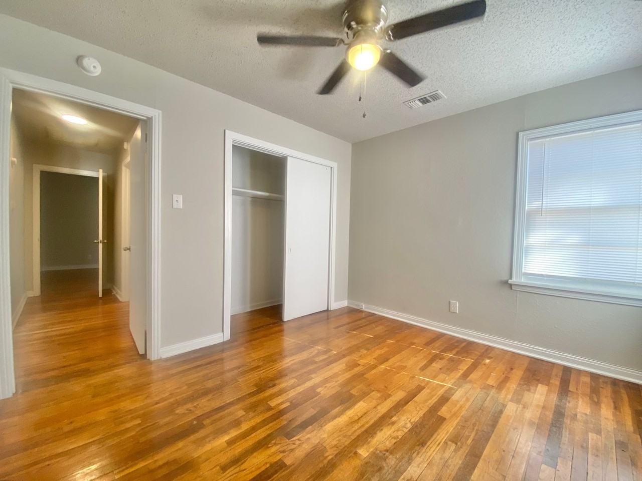 2420 33rd Street - Photo 7 of 17