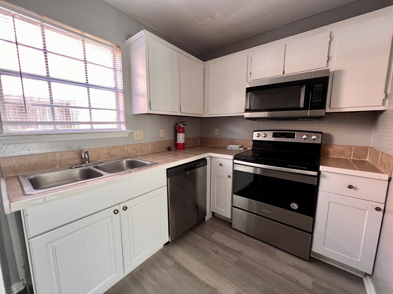 5411 Nicholson Drive #A - Photo 4 of 11