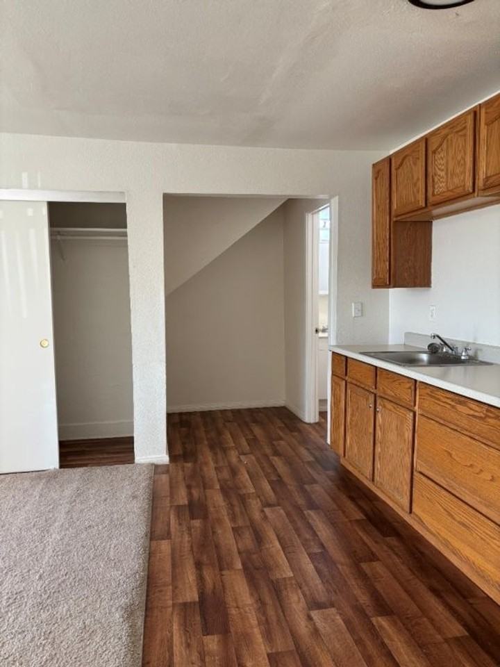 700-704 State/122-140 S.7th. - Photo 6 of 7