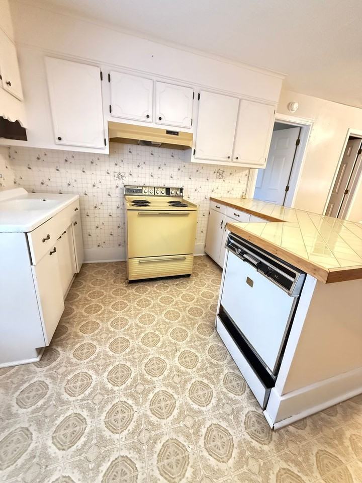 219 Rebecca Street - Photo 3 of 10